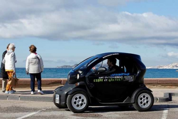 5 تحديات تواجه قطاع السيارات الكهربائية حول العالم