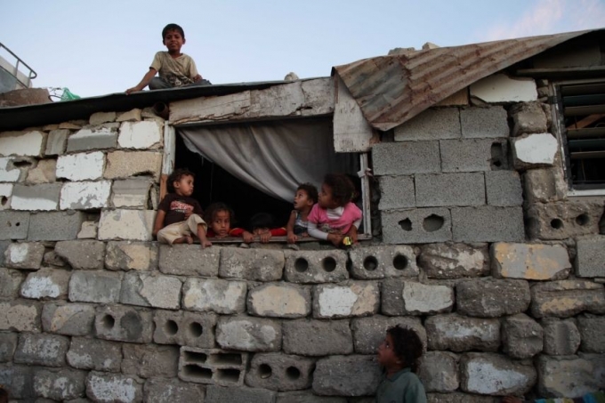 غزة : نقابات العمال تحذر من مستويات معيشية كارثية بسبب الحصار الإسرائيلي