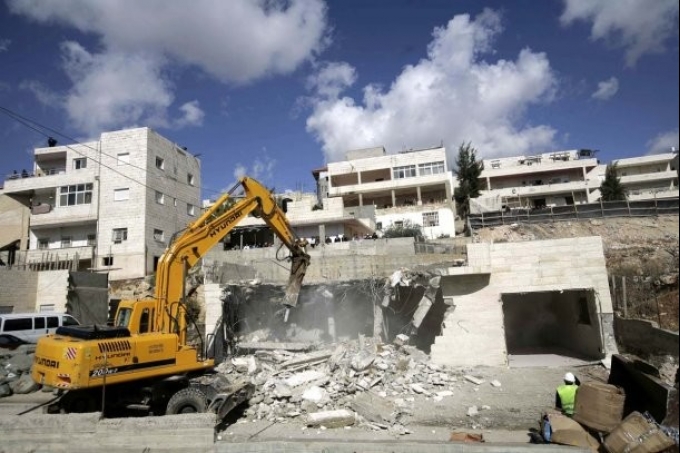 حصيلة الانتهاكات الإسرائيلية للحق الفلسطيني بالأرض والسكن