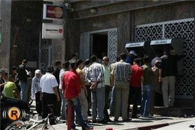  النائب ابو هولي: خفض رواتب الموظفين لحل أزمة السلطة المالية مرفوض
