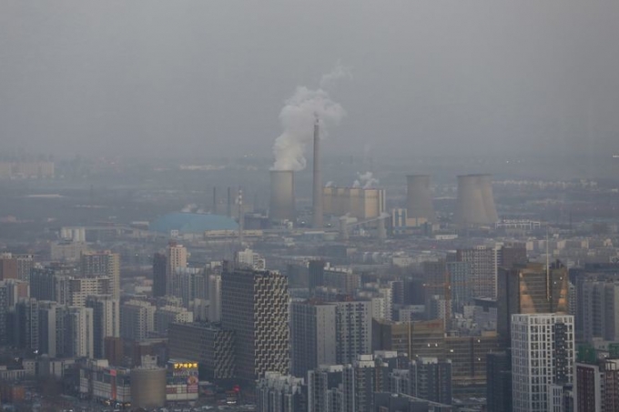 بكين تغلق ألف شركة تصنيع بحلول 2020 للحد من الضباب الدخاني