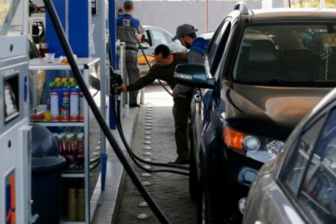 النظام السوري يرفع سعر البنزين بأكثر من 50 في المئة