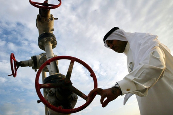 استمرار رفع الفائدة وانخفاض أسعار النفط تحديات تواجه دول الخليج في 2016