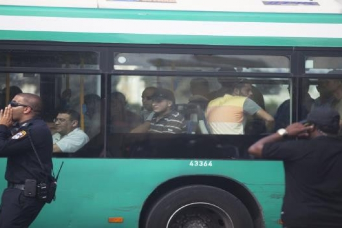 الاحتلال يمنع العمال الفلسطينيين من استخدام الحافلات الاسرائيلية