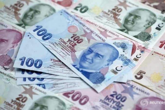 تراجع اليورو والليرة وارتفاع عملات الملاذ الآمن بسبب أزمة تركيا