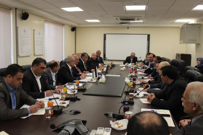 وزيرا النقل والمواصلات الفلسطيني والاردني يبحثان سبل تسهيل عمليات نقل الركاب والبضائع بين البلدين الشقيقين