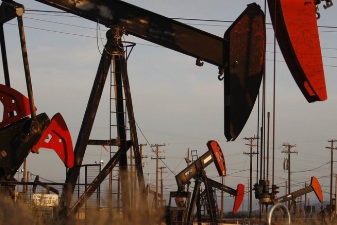 النفط يرتفع وسط مؤشرات على تحسن السوق