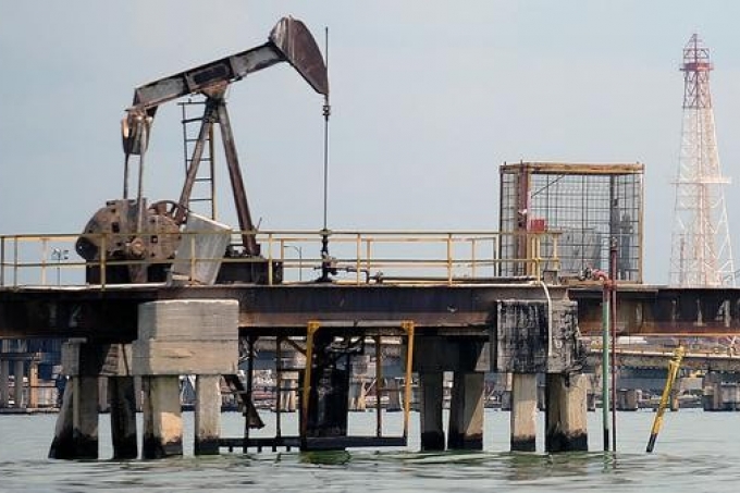 النفط الفنزويلي يواصل تراجعه