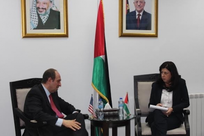 وزيرة الاقتصاد تبحث مع وفد أمريكي التعاون المشترك في تطوير الاقتصاد الفلسطيني