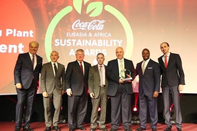 للمرة الثانية: كوكاكولا العالمية تمنح المشروبات الوطنية جائزة أفضل أداء بيئي عن عام 2015